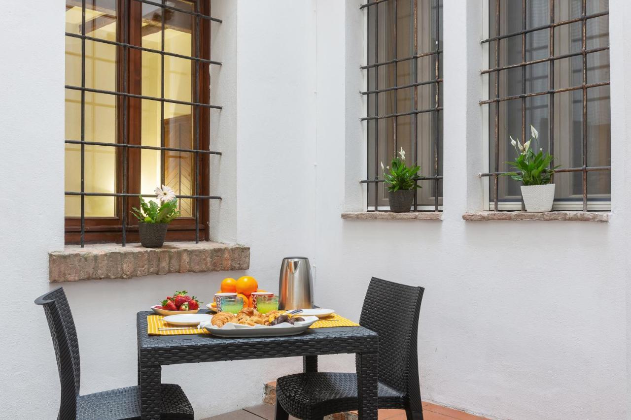 Center Ztl Lovely Apartment Ferrara Dış mekan fotoğraf